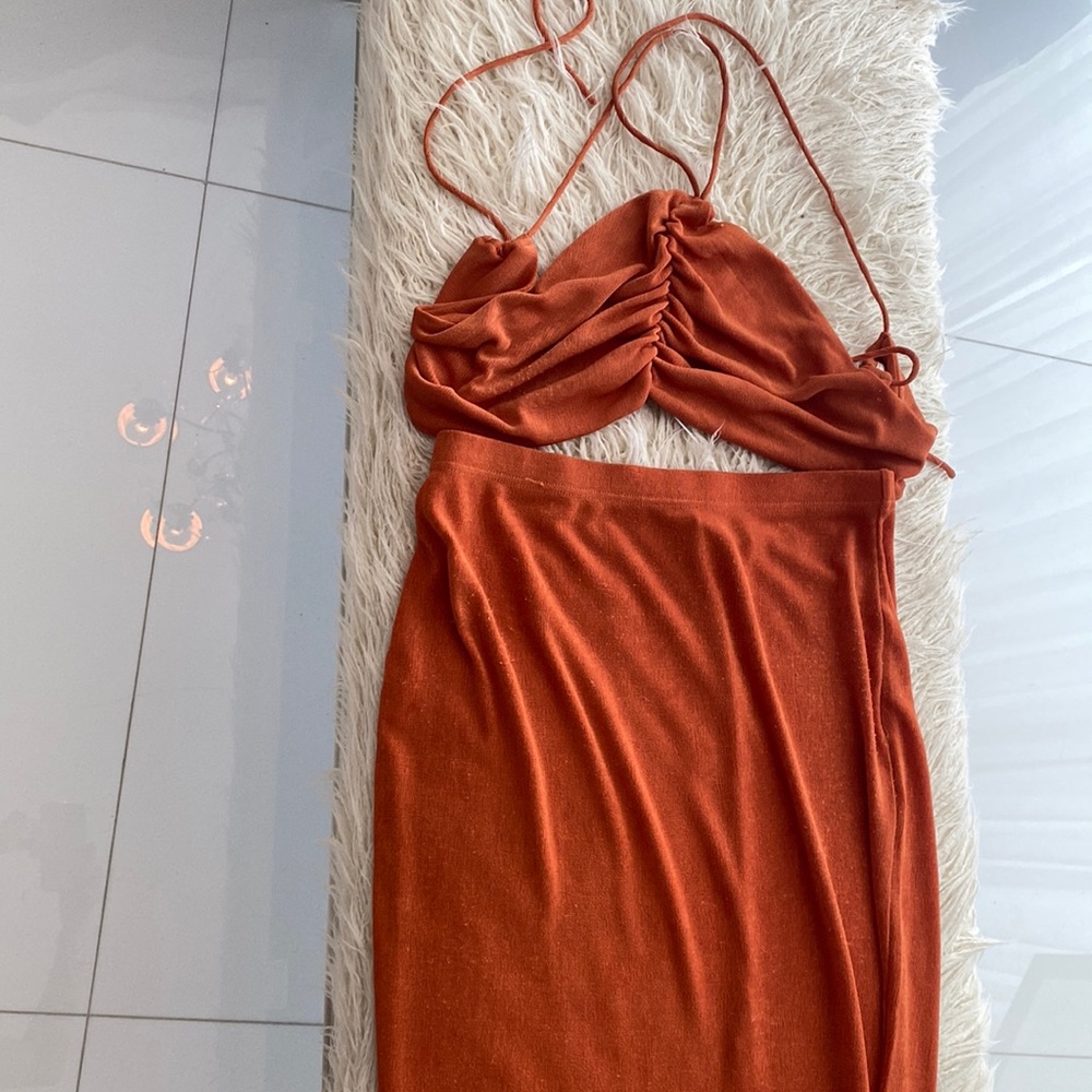 She is us brand beautiful summery skirt and top set